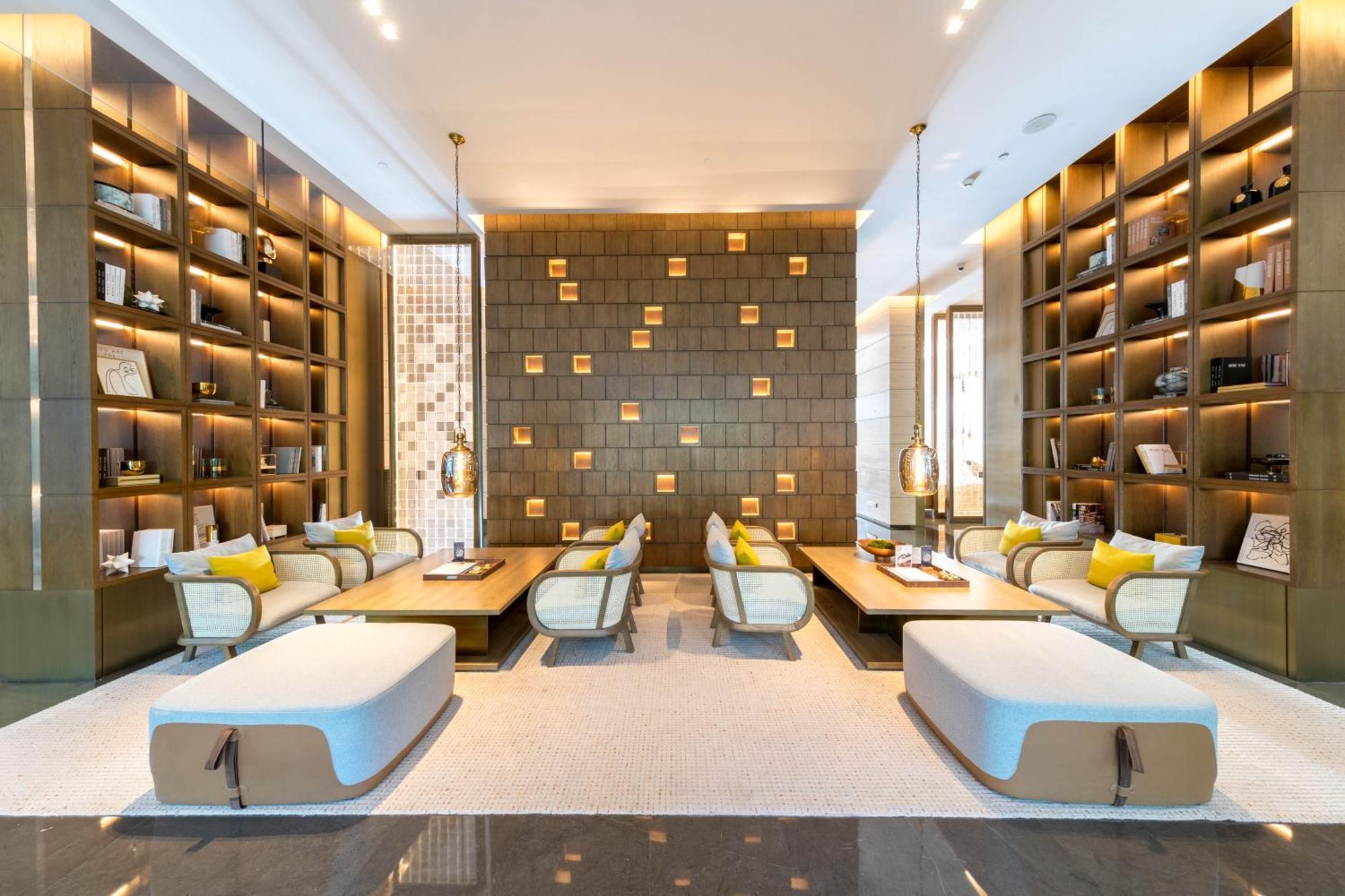 Joyze Hotel Xiamen, Curio Collection By Hilton Exterior photo