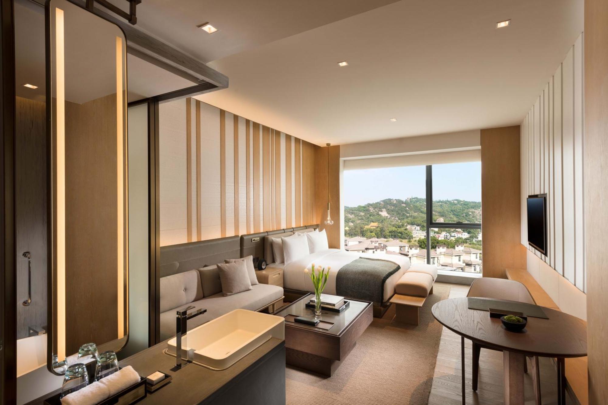 Joyze Hotel Xiamen, Curio Collection By Hilton Exterior photo