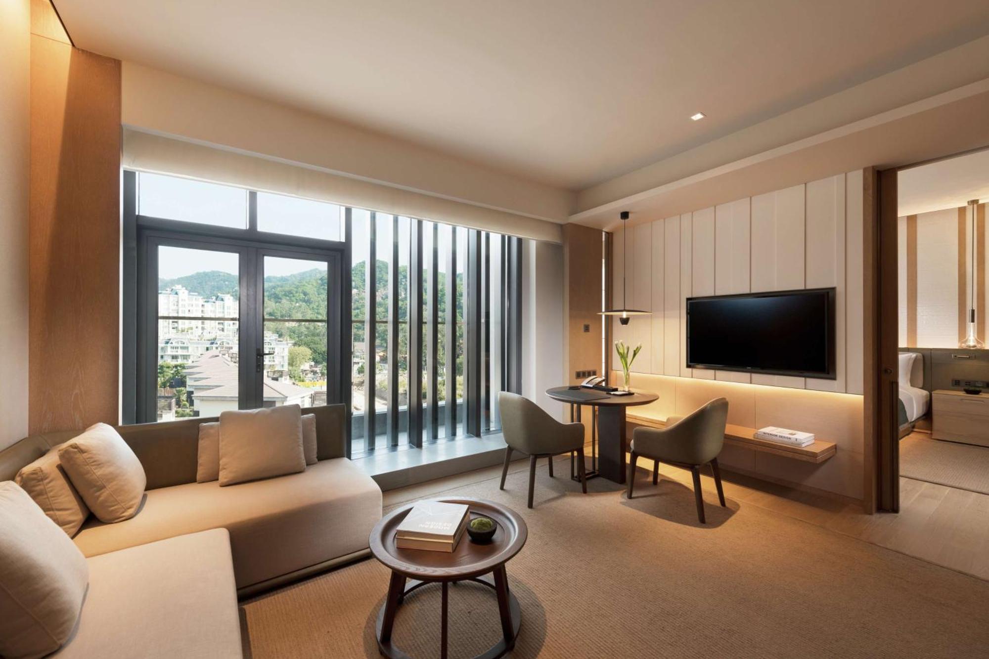 Joyze Hotel Xiamen, Curio Collection By Hilton Exterior photo