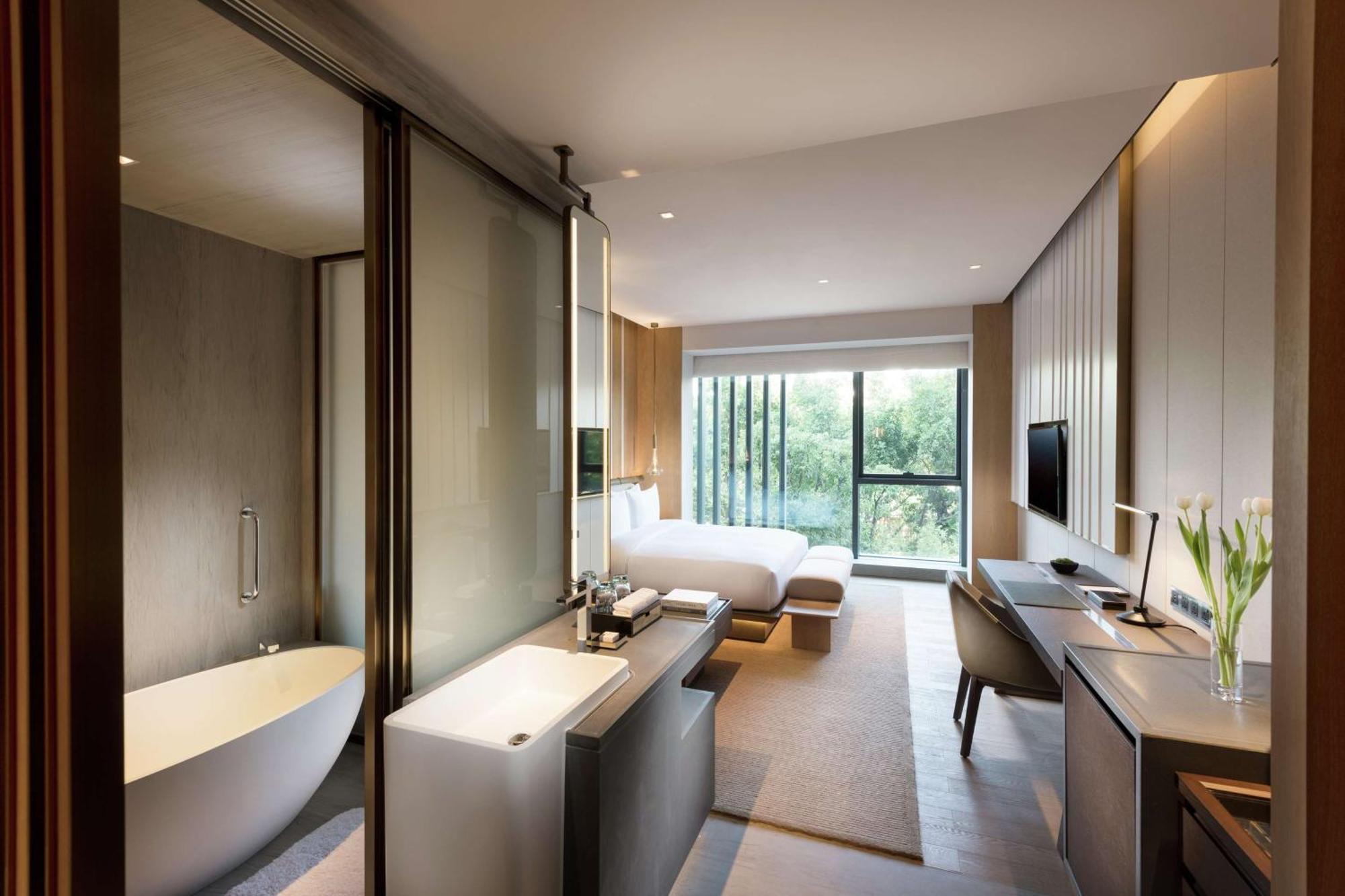 Joyze Hotel Xiamen, Curio Collection By Hilton Exterior photo