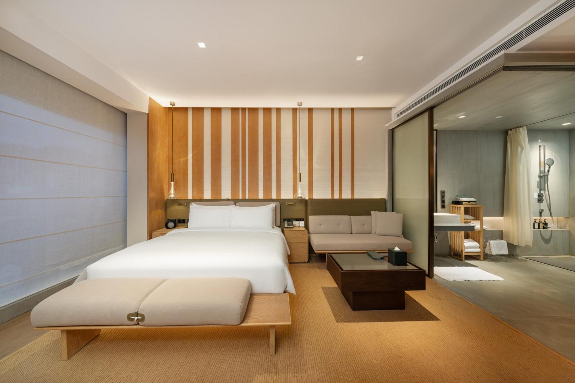 Joyze Hotel Xiamen, Curio Collection By Hilton Exterior photo