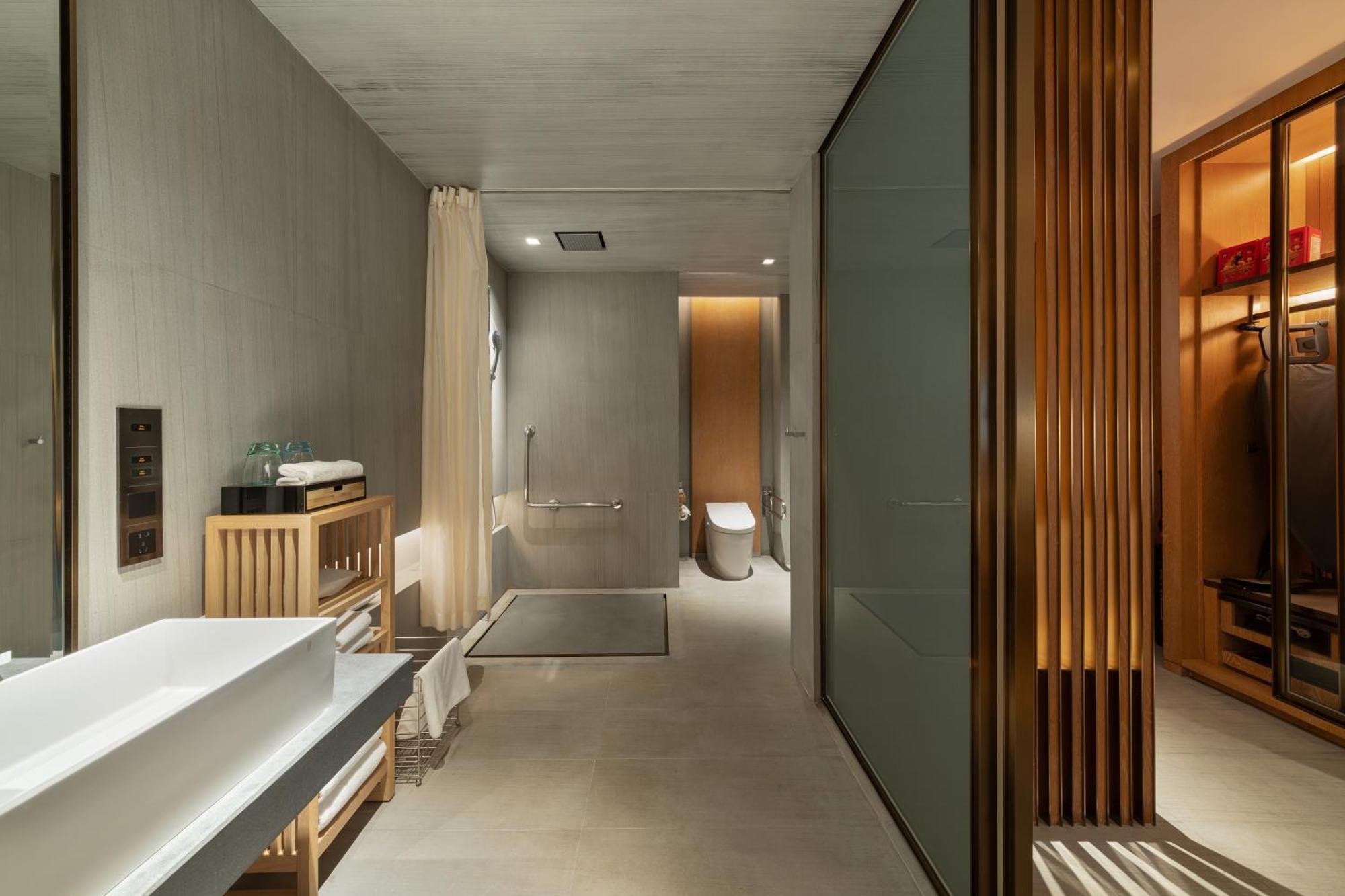 Joyze Hotel Xiamen, Curio Collection By Hilton Exterior photo
