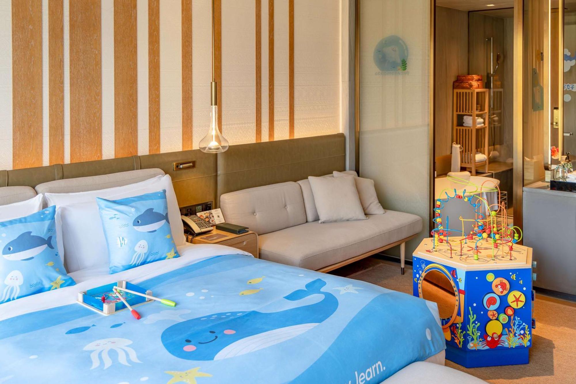 Joyze Hotel Xiamen, Curio Collection By Hilton Exterior photo